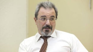 Imagen principal - Carlos Flores