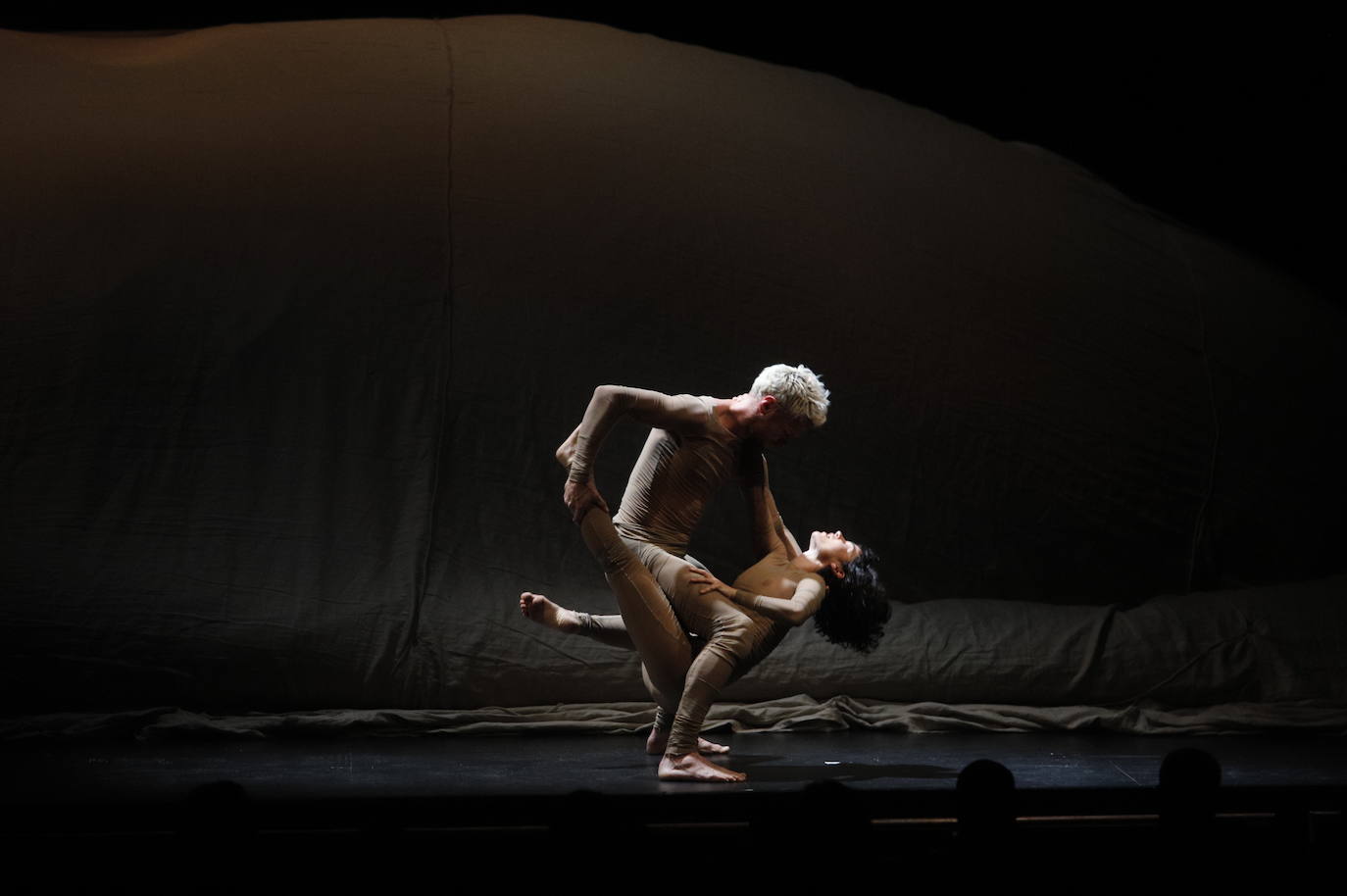 La danza de &#039;Pharsalia&#039; en el Gran Teatro de Córdoba, en imágenes