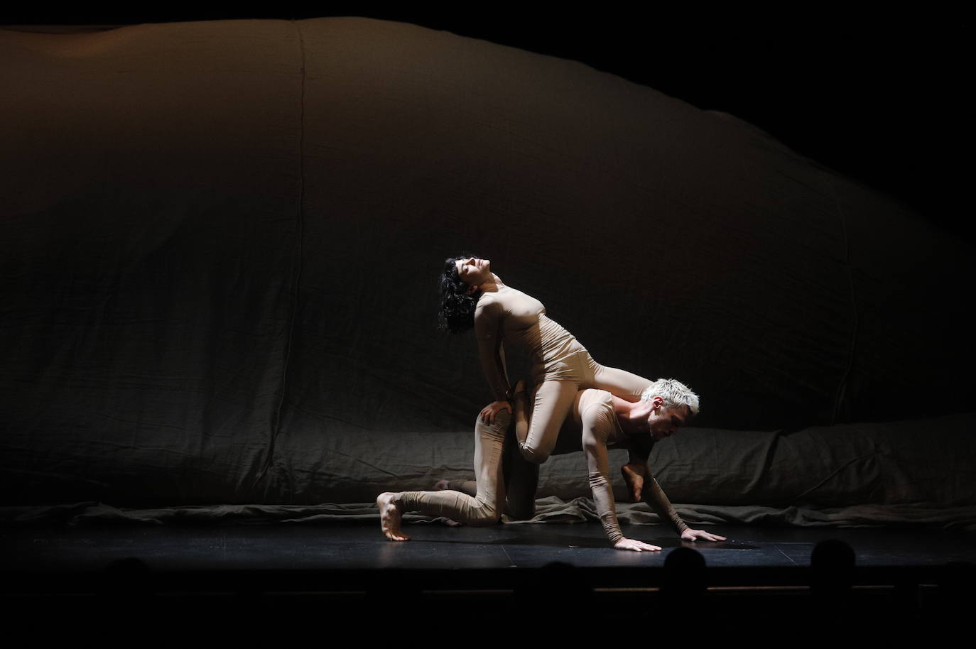 La danza de &#039;Pharsalia&#039; en el Gran Teatro de Córdoba, en imágenes