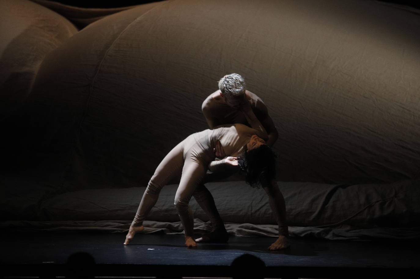 La danza de &#039;Pharsalia&#039; en el Gran Teatro de Córdoba, en imágenes