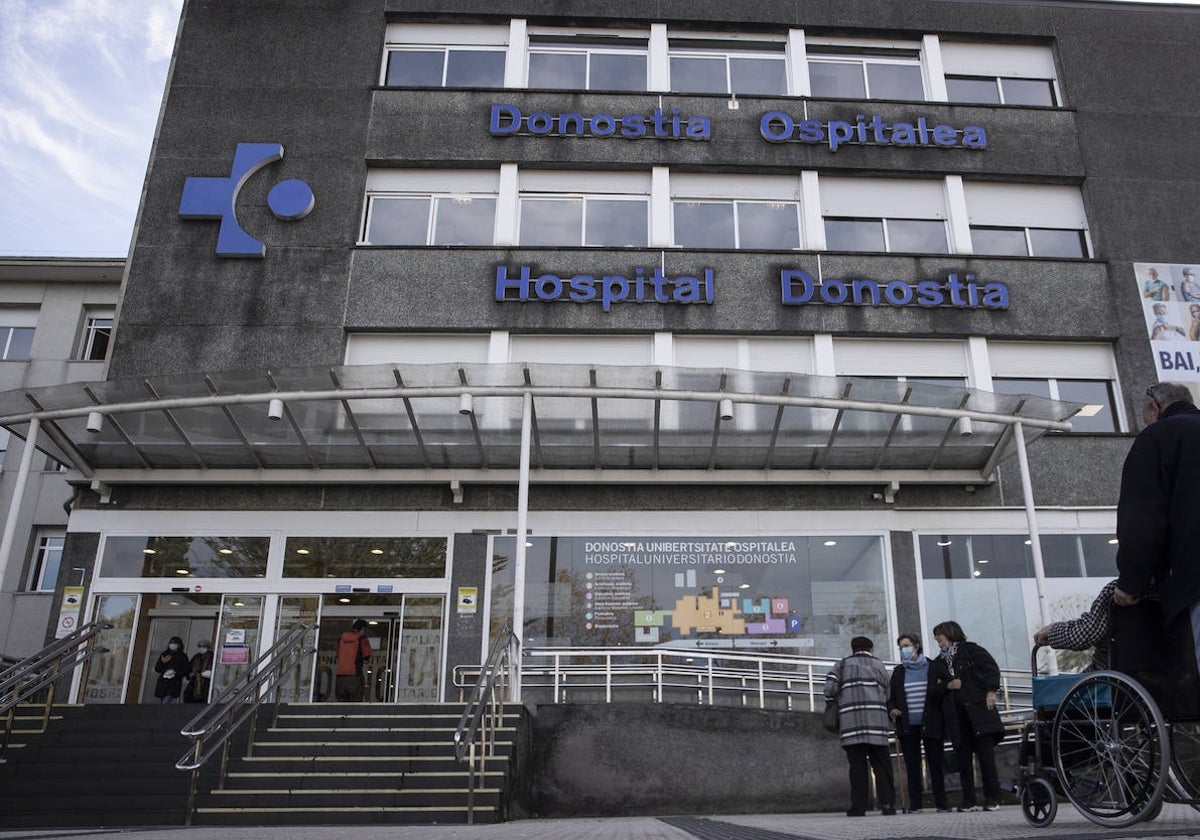 Fachada del hospital Donostia de San Sebastián