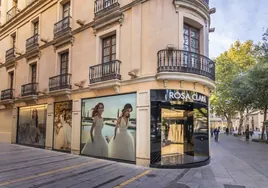 Rosa Clará abre nueva tienda en Córdoba con un escaparate de 30 metros en el Bulevar Gran Capitán