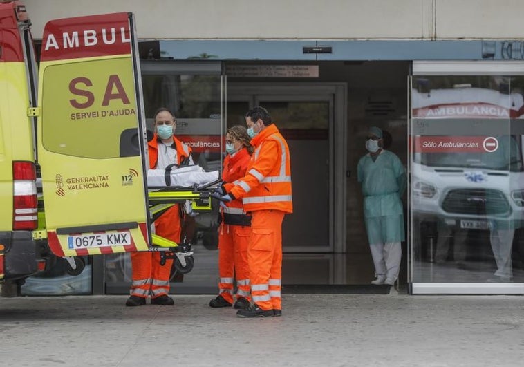 Muere un trabajador golpeado por una excavadora en la localidad valenciana de l'Alcúdia de Crespins