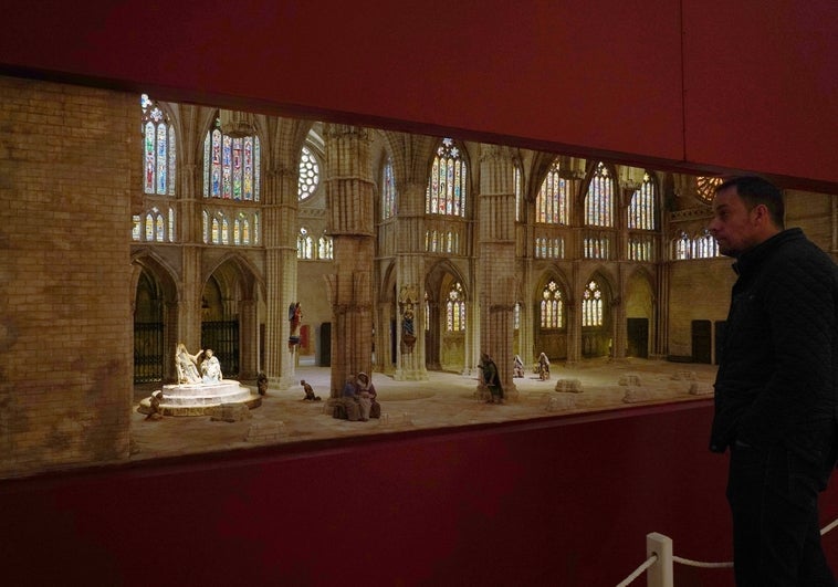 El belén monumental de Valladolid se ambienta en la Catedral de León para acercar a ambas ciudades por Navidad