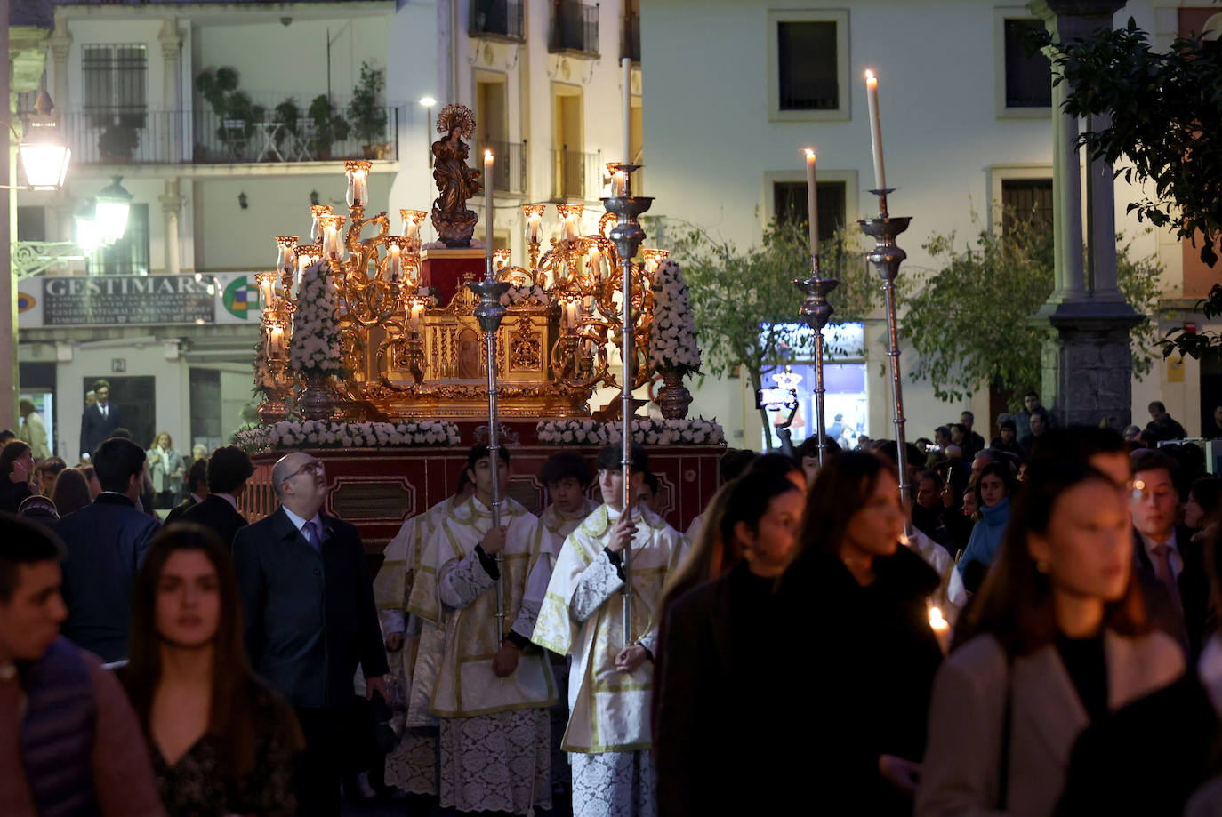La emotiva procesión de la vigilia de la Inmaculada Concepción en Córdoba, en imágenes
