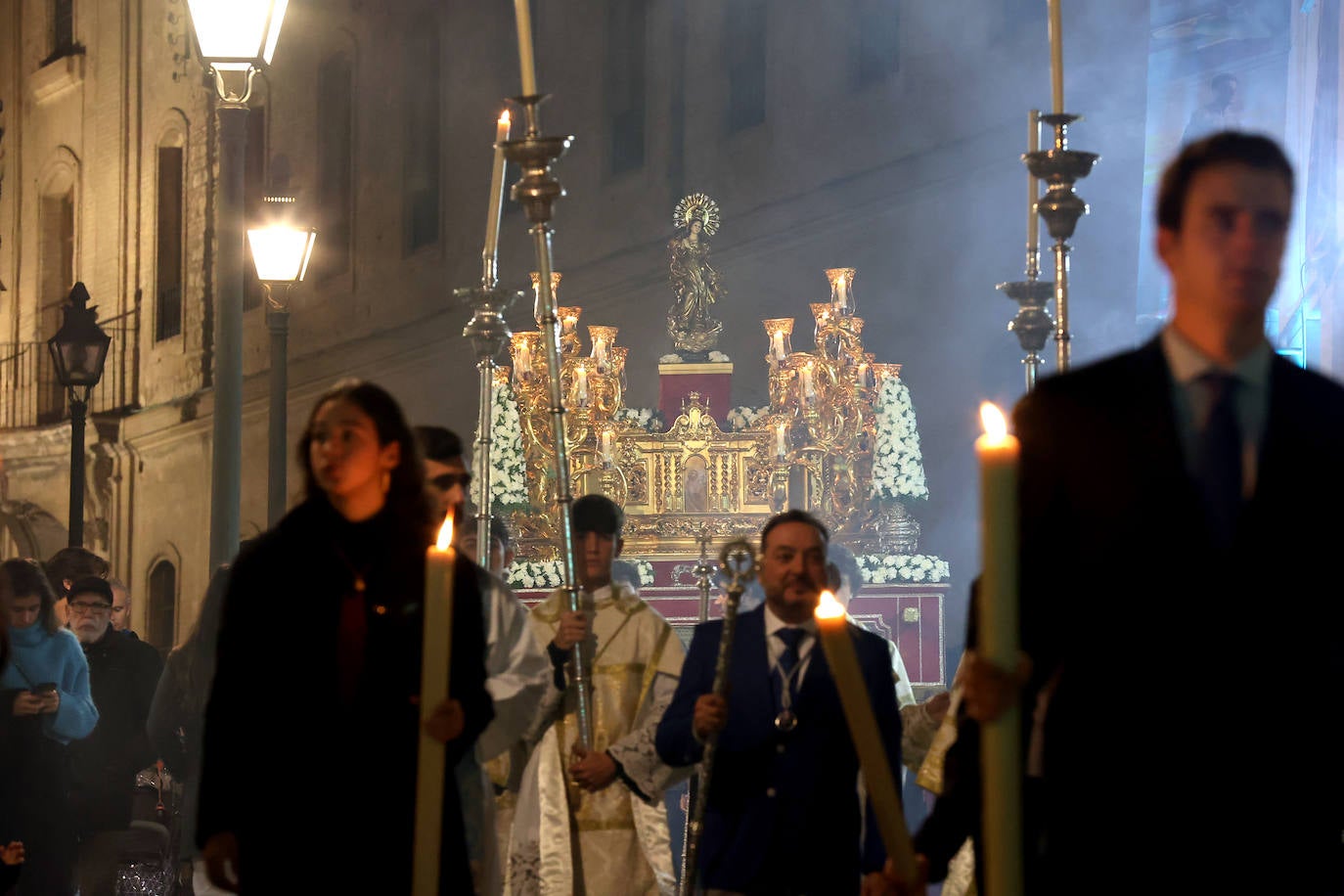 La emotiva procesión de la vigilia de la Inmaculada Concepción en Córdoba, en imágenes