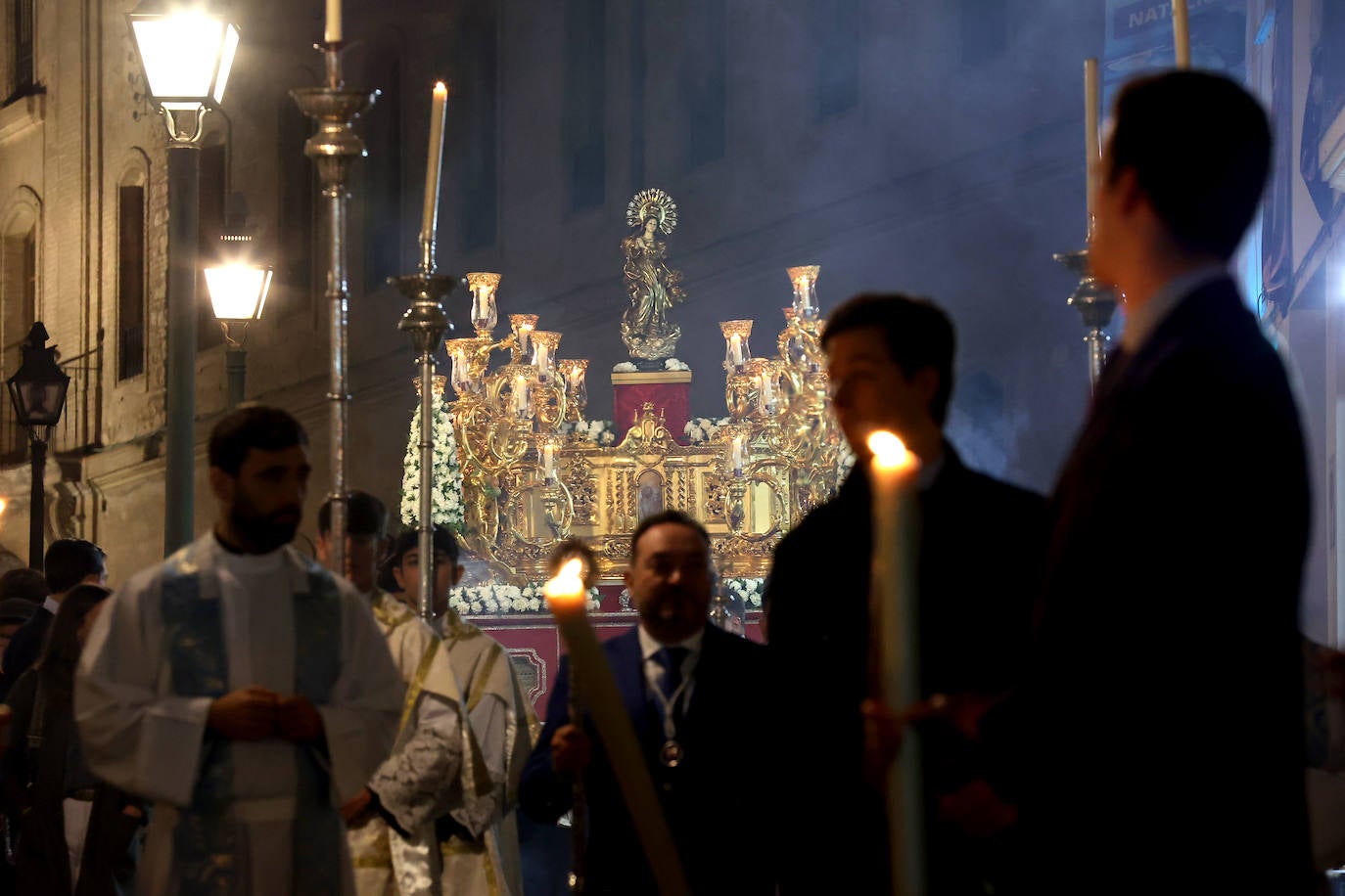 La emotiva procesión de la vigilia de la Inmaculada Concepción en Córdoba, en imágenes