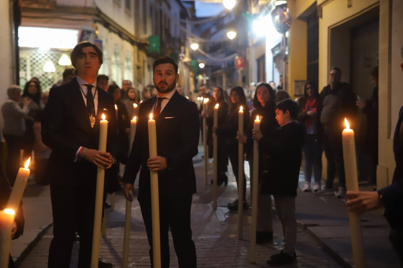 La emocionante salida de la Esperanza de Córdoba hacia Santa Marina, en imágenes