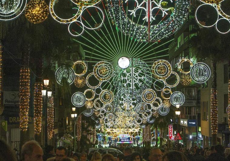 Fallece un hombre en Vigo tras sufrir una caída mientras colocaba las luces de Navidad en su domicilio