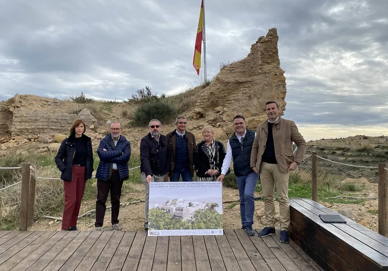 La Diputación de Alicante respalda con 250.000 euros las obras de rehabilitación de la torre y muralla del Castillo de Busot