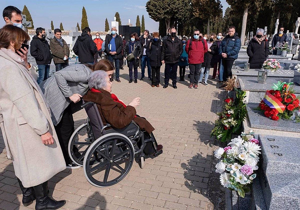 Un pueblo de Ciudad Real recibe 180.000 euros para exhumar víctimas de la Guerra Civil y del franquismo