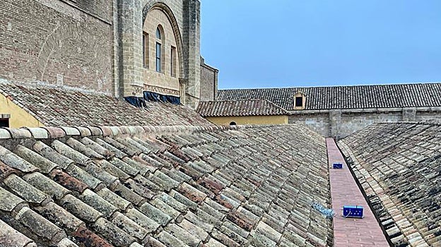 Acelerógrafos colocados en las cubiertas de la Mezquita