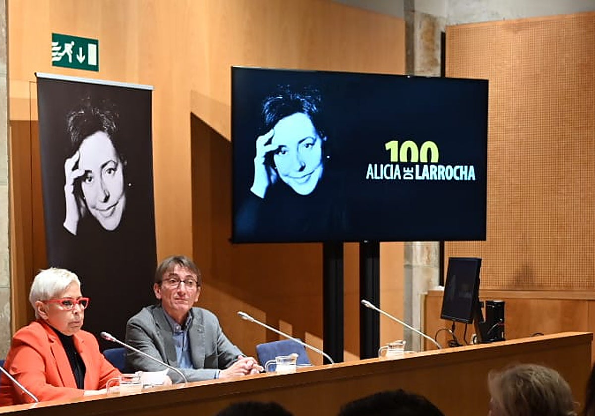 Alicia Torra y Josep Vives, durante la presentación del Centenario Alicia de Larrocha