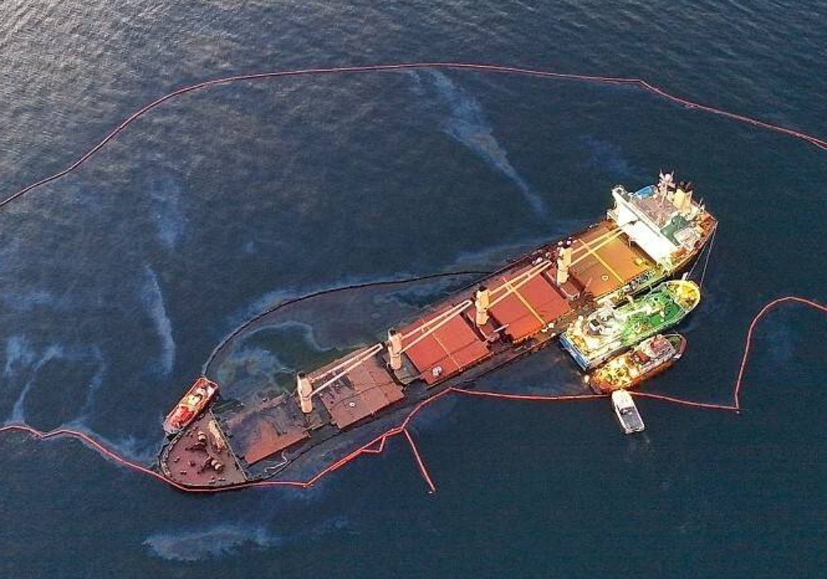 Labores de extracción de fuel en el OS35 el pasado verano