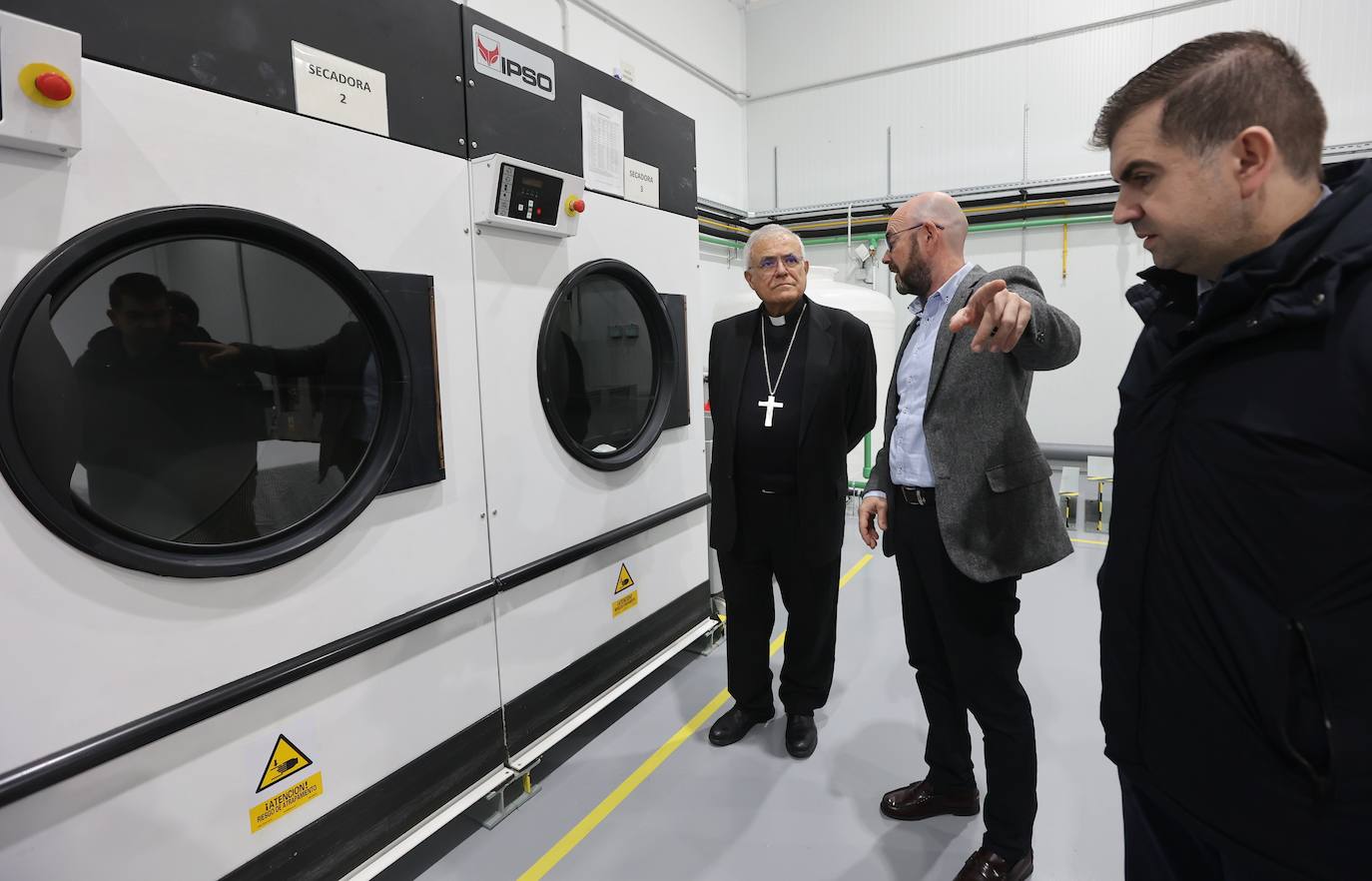 La nueva lavandería de Cáritas Córdoba, en imágenes