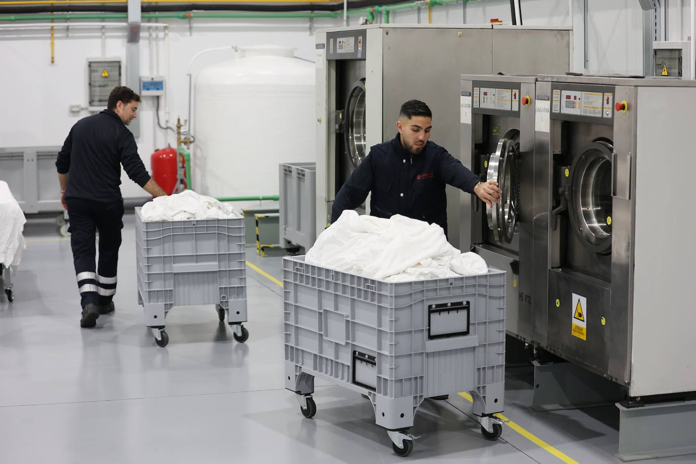 La nueva lavandería de Cáritas Córdoba, en imágenes