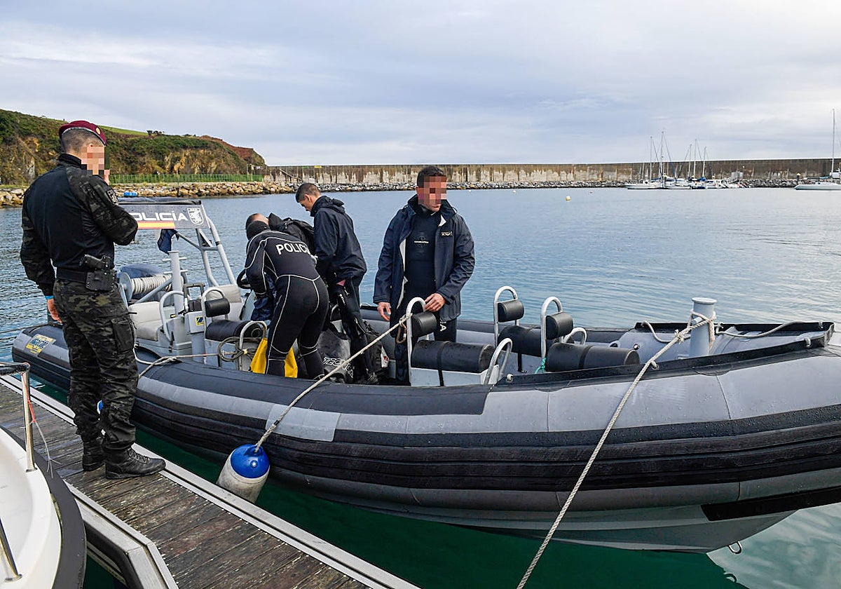 Efectivos de la policía, en una nueva jornada de búsqueda de Sandra Bermejo
