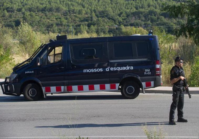 Detenido en Lérida el conductor de una furgoneta cargada de una veintena de migrantes