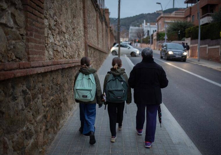 Aumenta un 14,9% el número de menores en riesgo de pobreza en Cataluña