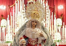 La Virgen de la Esperanza de Córdoba reina otra vez en Santa Marina durante su besamanos