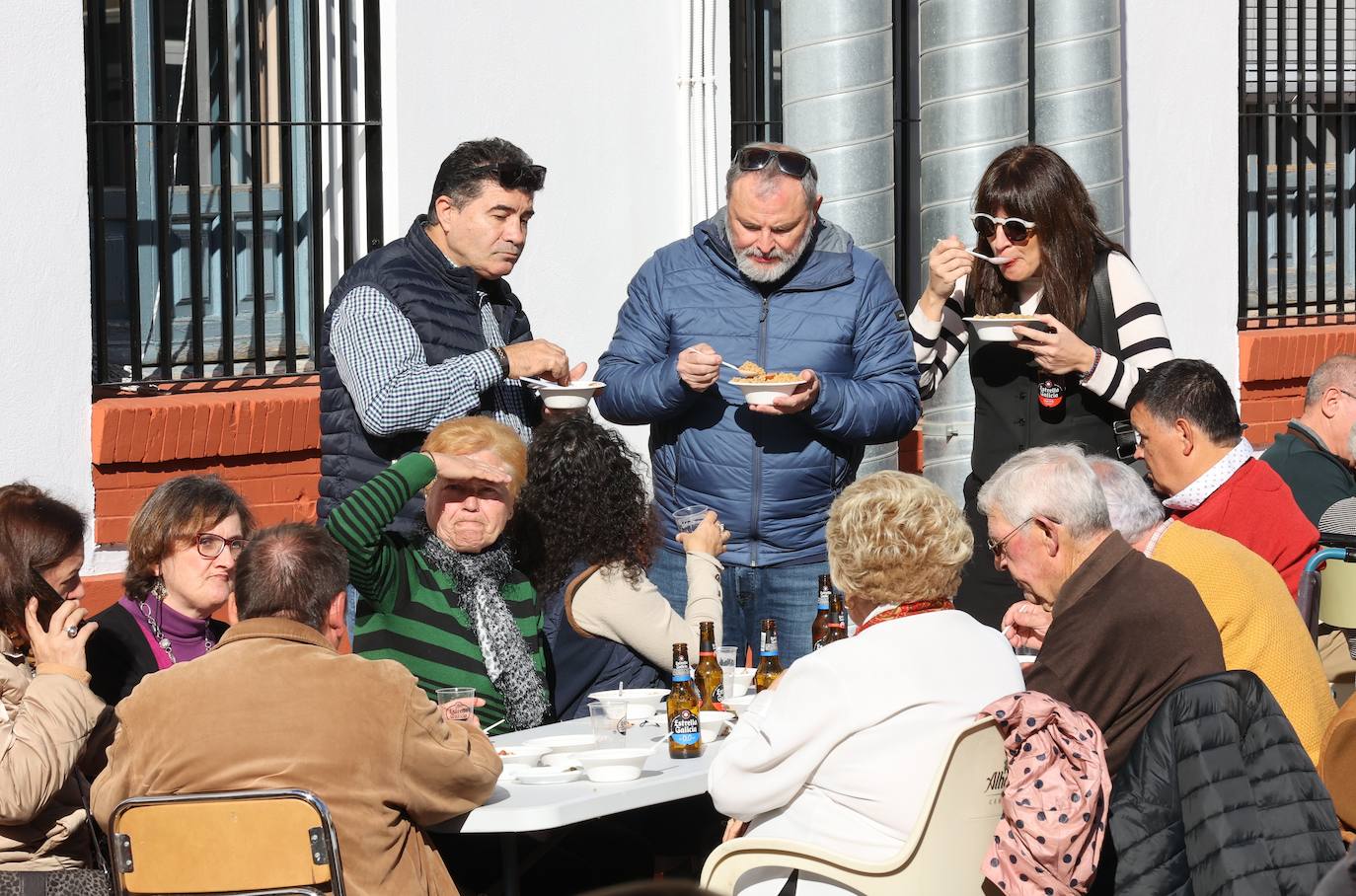Las tradicionales migas de la Cruz Blanca de Córdoba, en imágenes