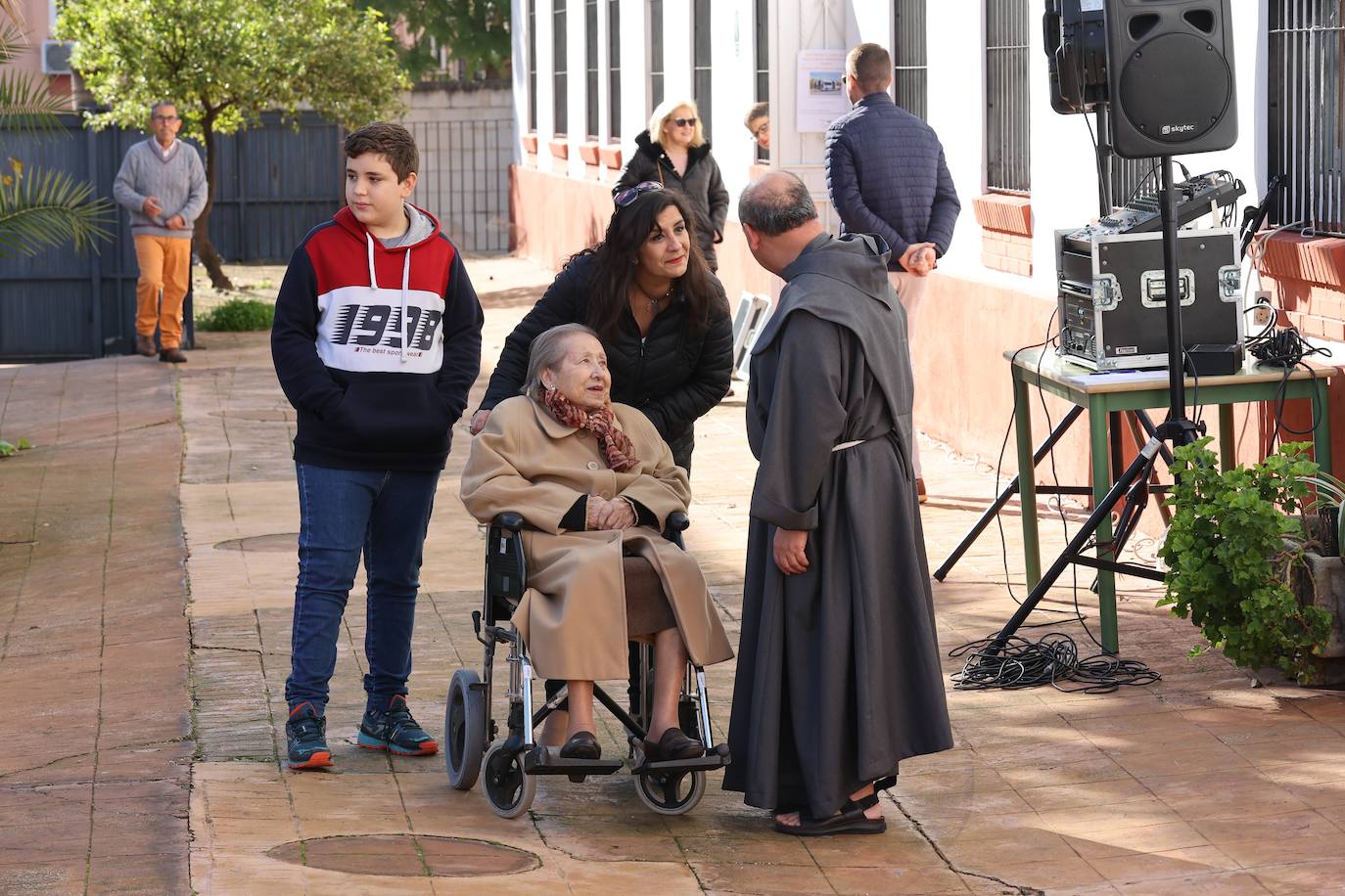 Las tradicionales migas de la Cruz Blanca de Córdoba, en imágenes