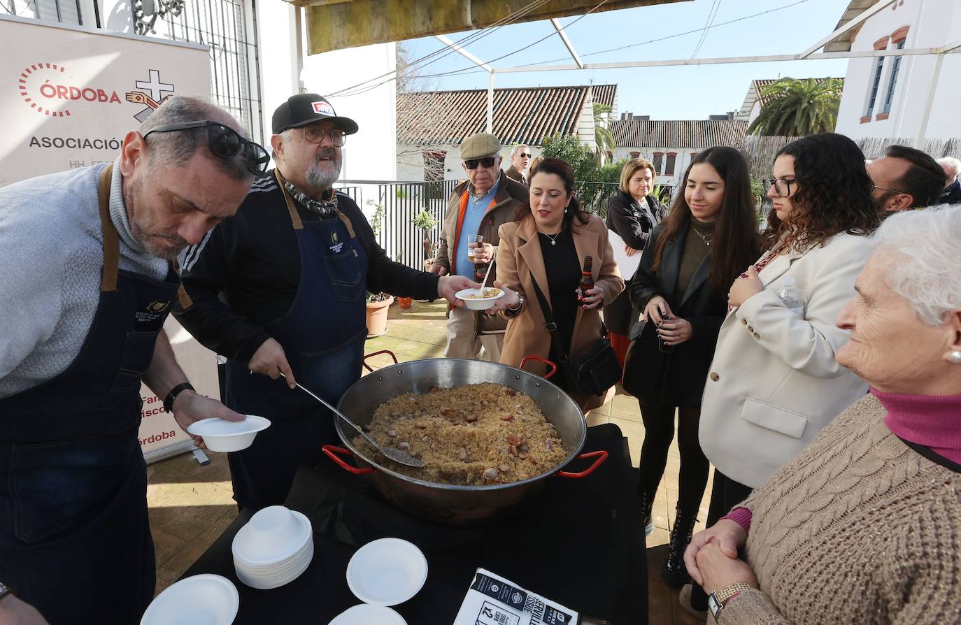 Las tradicionales migas de la Cruz Blanca de Córdoba, en imágenes