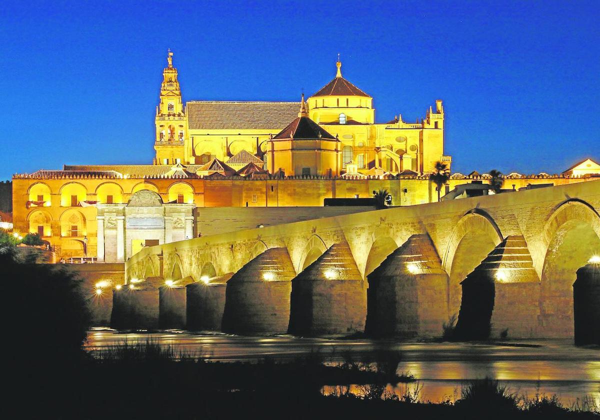 Panorámica del Puente Romano y la Mezquita-Catedral de Córdoba