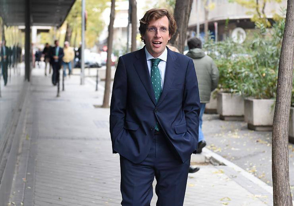 José Luis Martínez-Almeida, este lunes, antes de la reunión de la Junta Directiva Nacional del PP