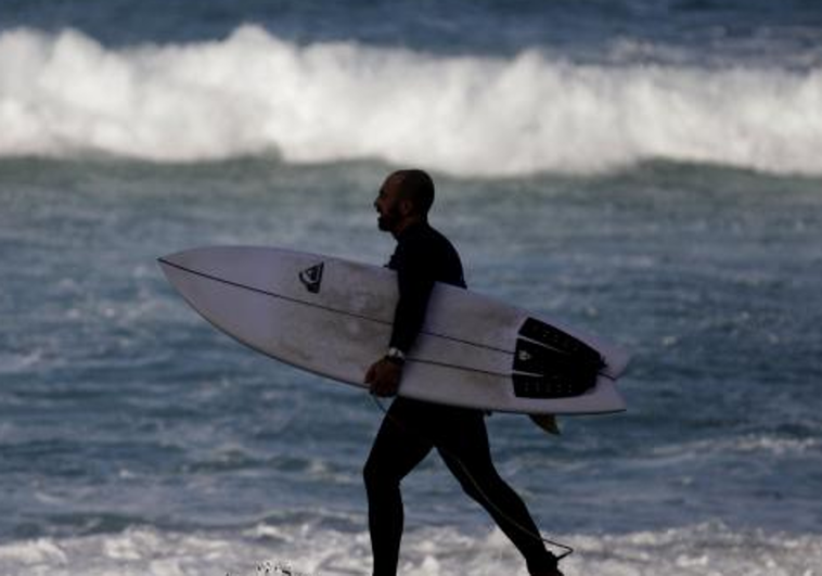 Navidades pasadas por agua: lluvias y un temporal que cancela vuelos en Vigo