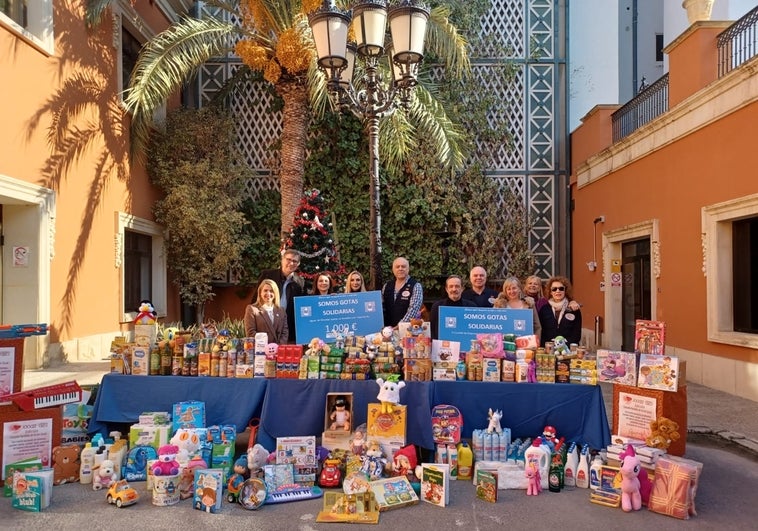 La plantilla de Aguas de Alicante se implica en Navidad con las personas más vulnerables gracias a su iniciativa «Gotas Solidarias»