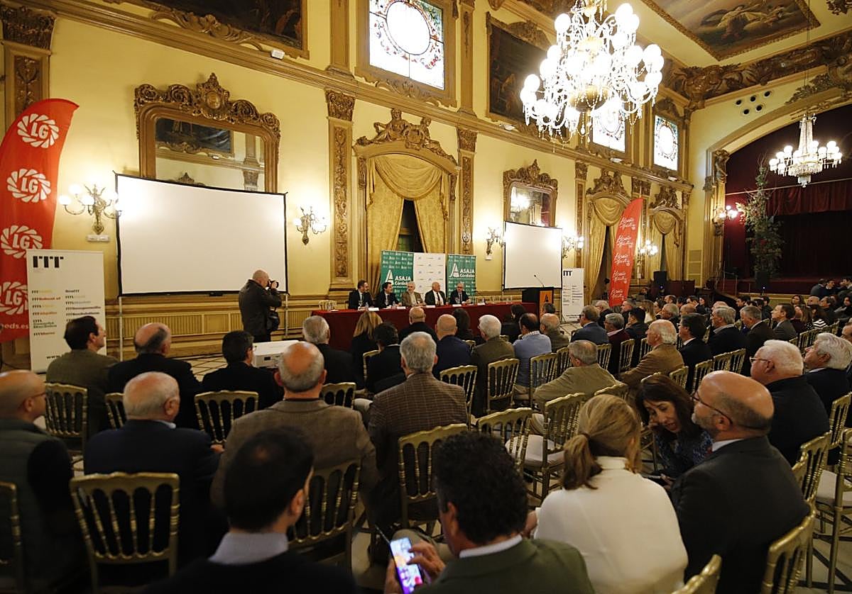 Clausura de las jornadas técnicas de Asaja y Agrobank (Caixa) ayer en el Real Círculo de la Amistad