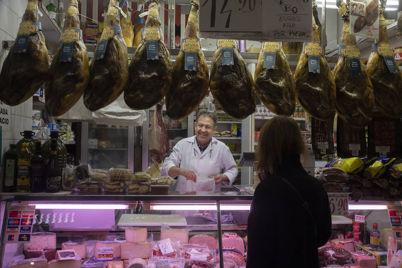 Las compras para la cena de Nochebuena en Córdoba, en imágenes