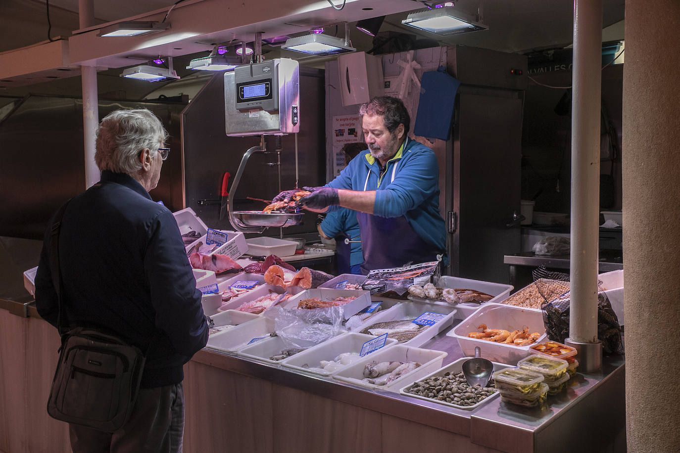 Las compras para la cena de Nochebuena en Córdoba, en imágenes