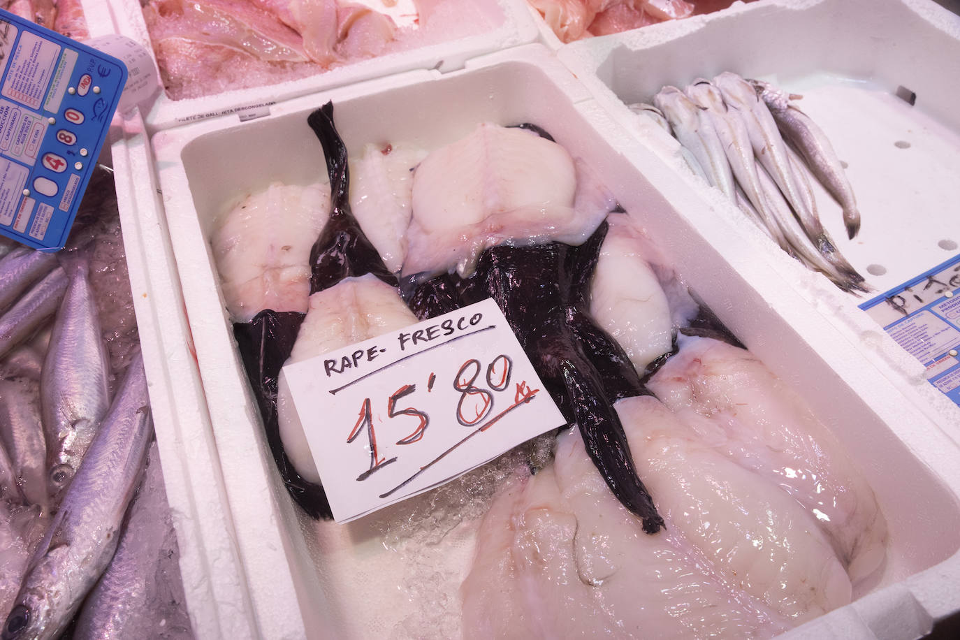 Las compras para la cena de Nochebuena en Córdoba, en imágenes