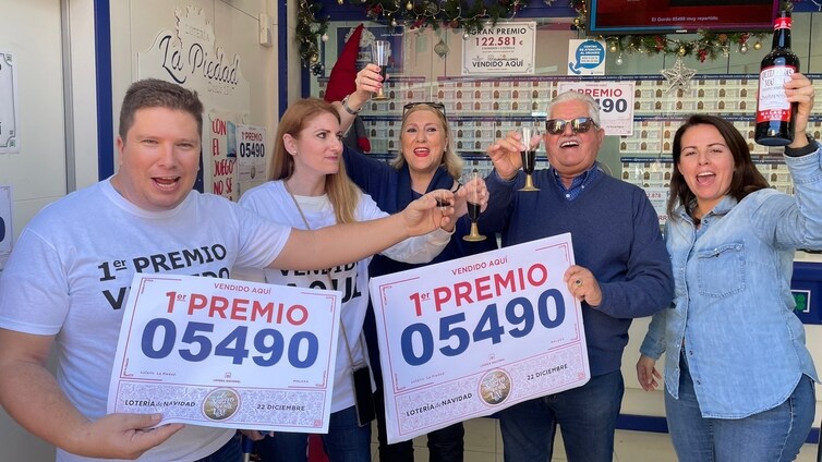 El Gordo, un cuarto y tres quintos premios de la Lotería de Navidad 2022 se asoman por Málaga, pero apenas reparten 1,7 millones