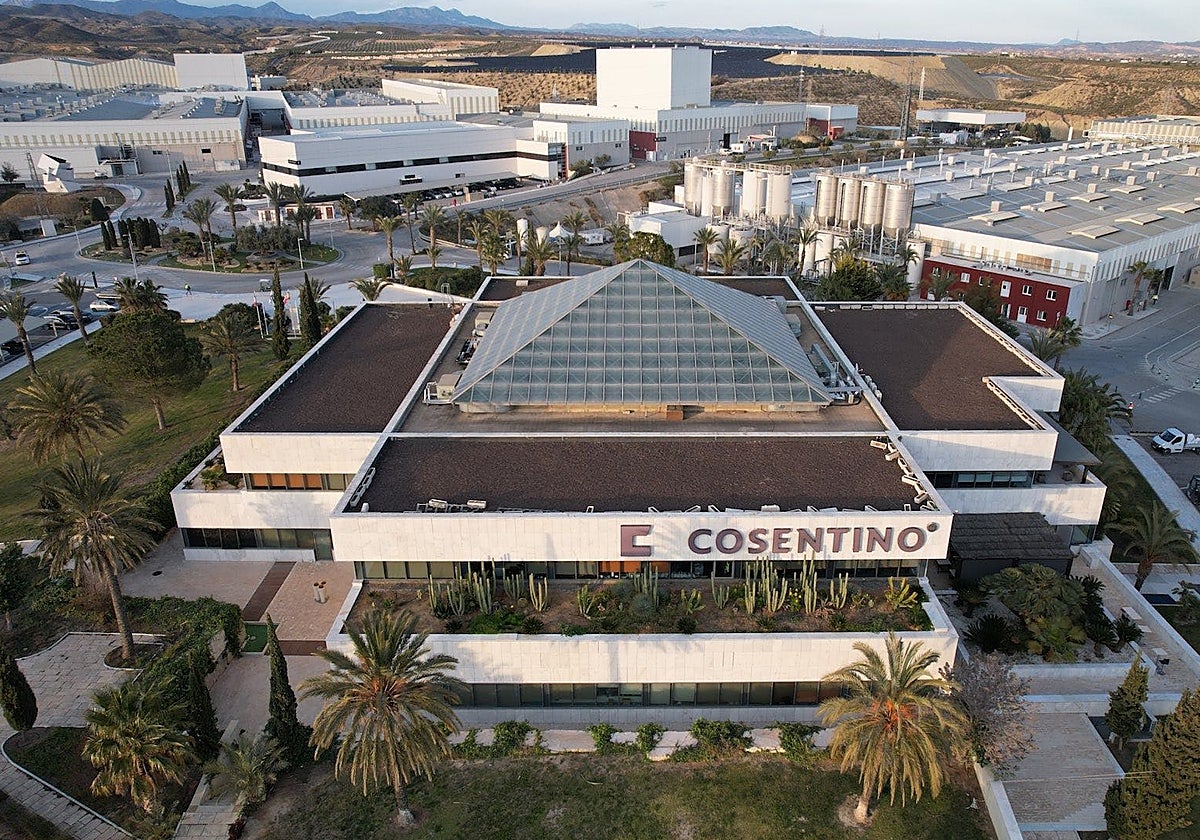 Vista aérea de la oficinas y fábricas de Cosentino en Cantoria.