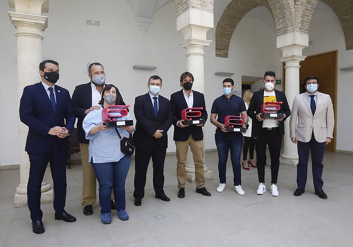 Foto de familia de los ganadore de los premios DigitAll en 2021