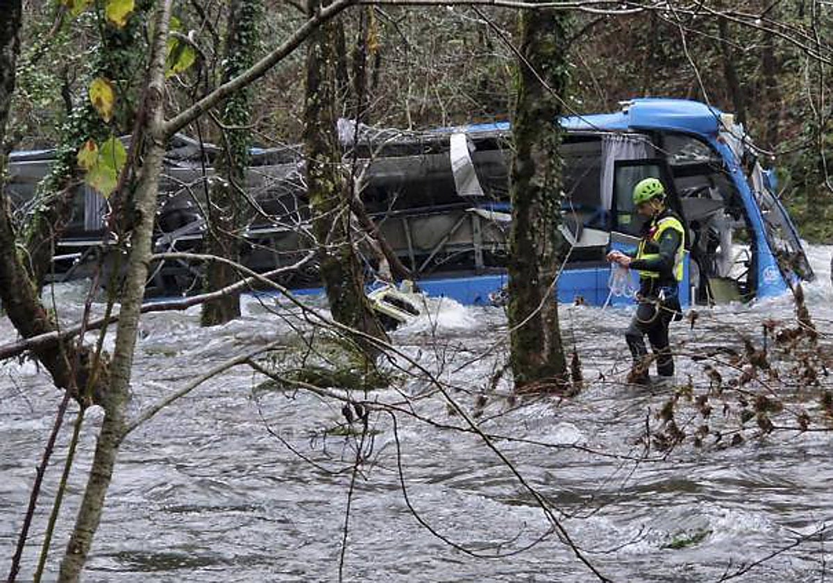 El autobús siniestrado en Pontevedra