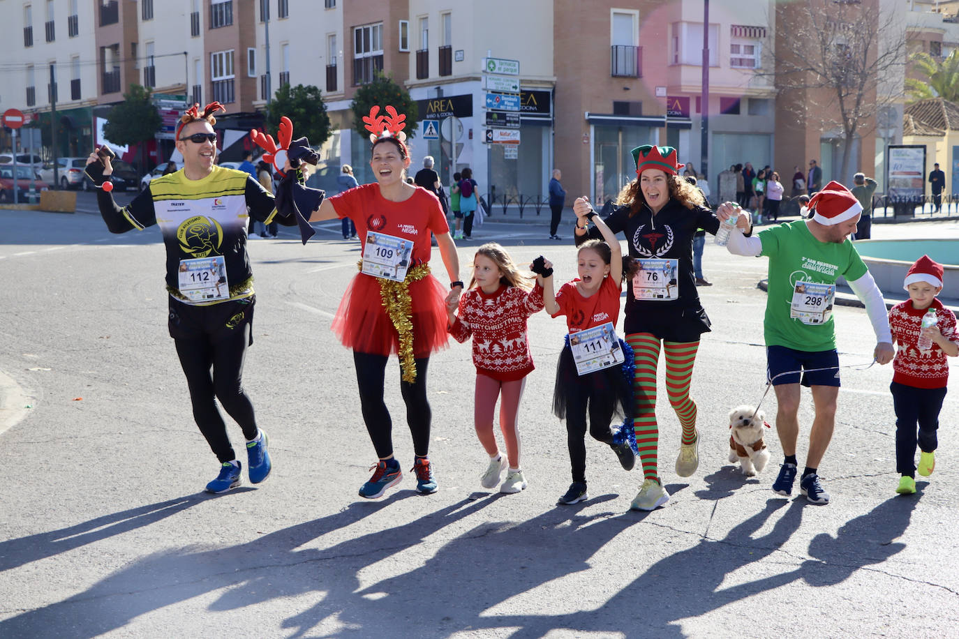El ambientazo en la San Silvestre de Lucena, en imágenes