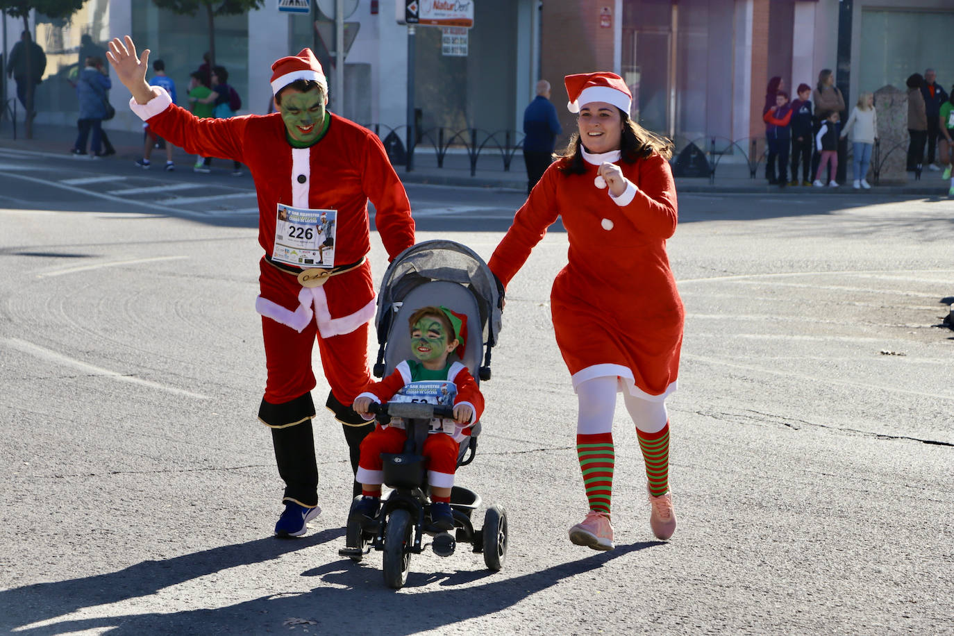 El ambientazo en la San Silvestre de Lucena, en imágenes