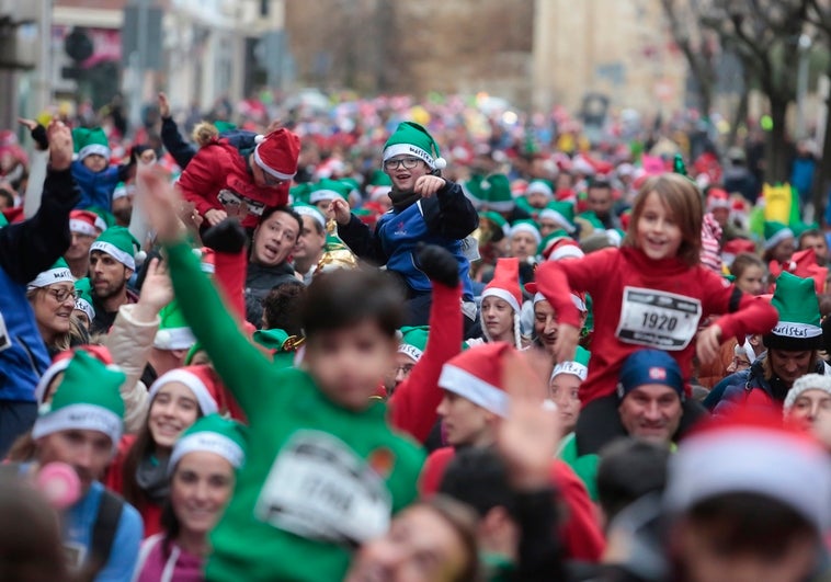 Miles de personas llenan las San Silvestre de León y Salamanca