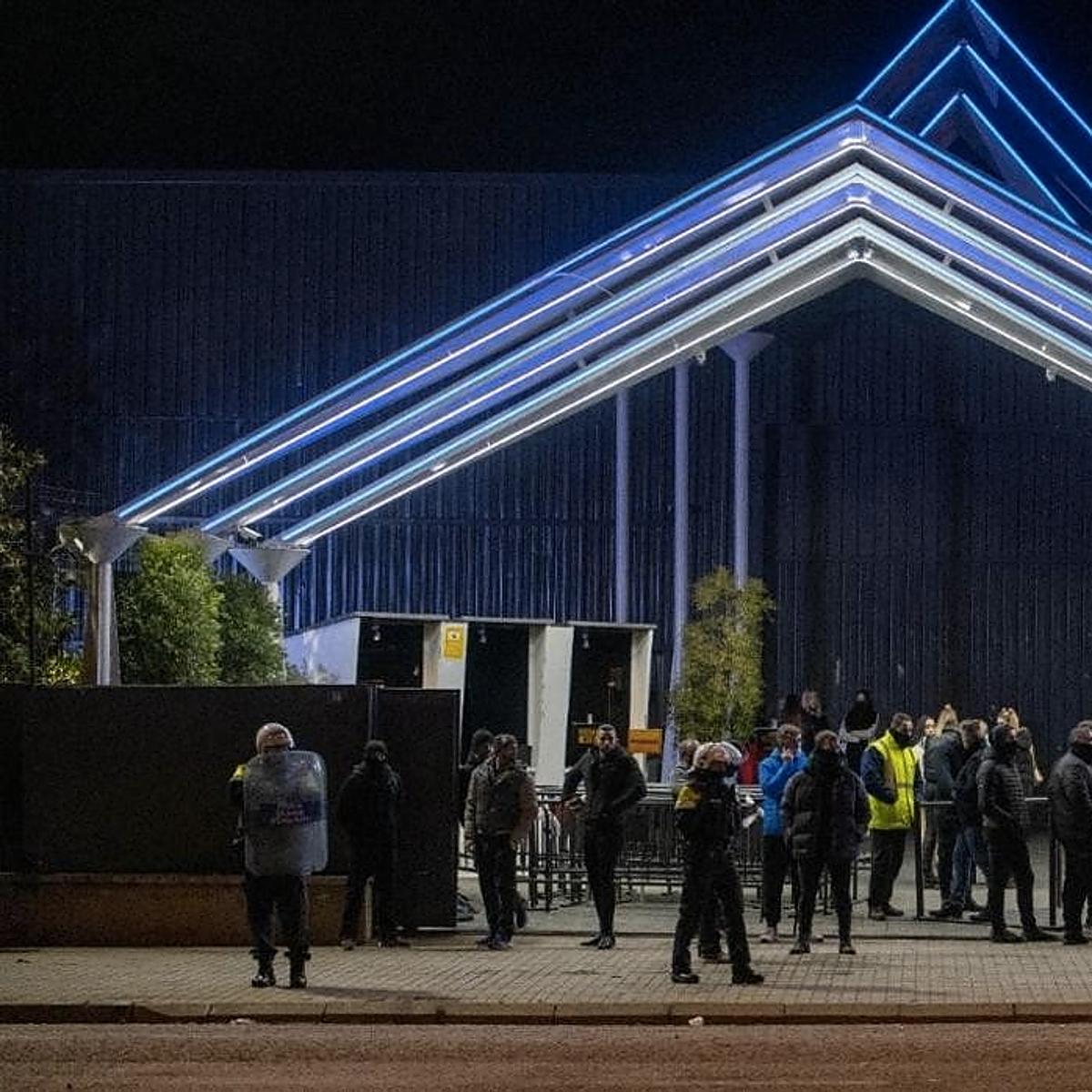 Los Mossos investigan la difusión de una felación grabada en medio de una discoteca de Barcelona