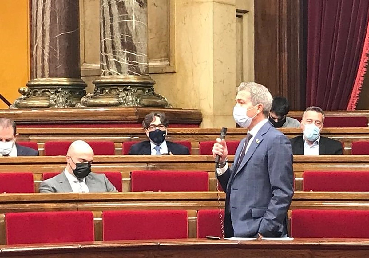Josep Gonzàlez-Cambray, durante una sesión de control al Govern en el Parlamento de Cataluña