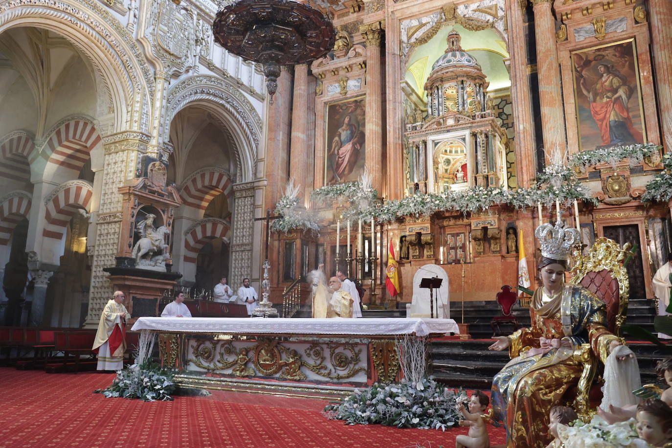 En imágenes, la misa de la solemnidad de Santa María en la Catedral de Córdoba