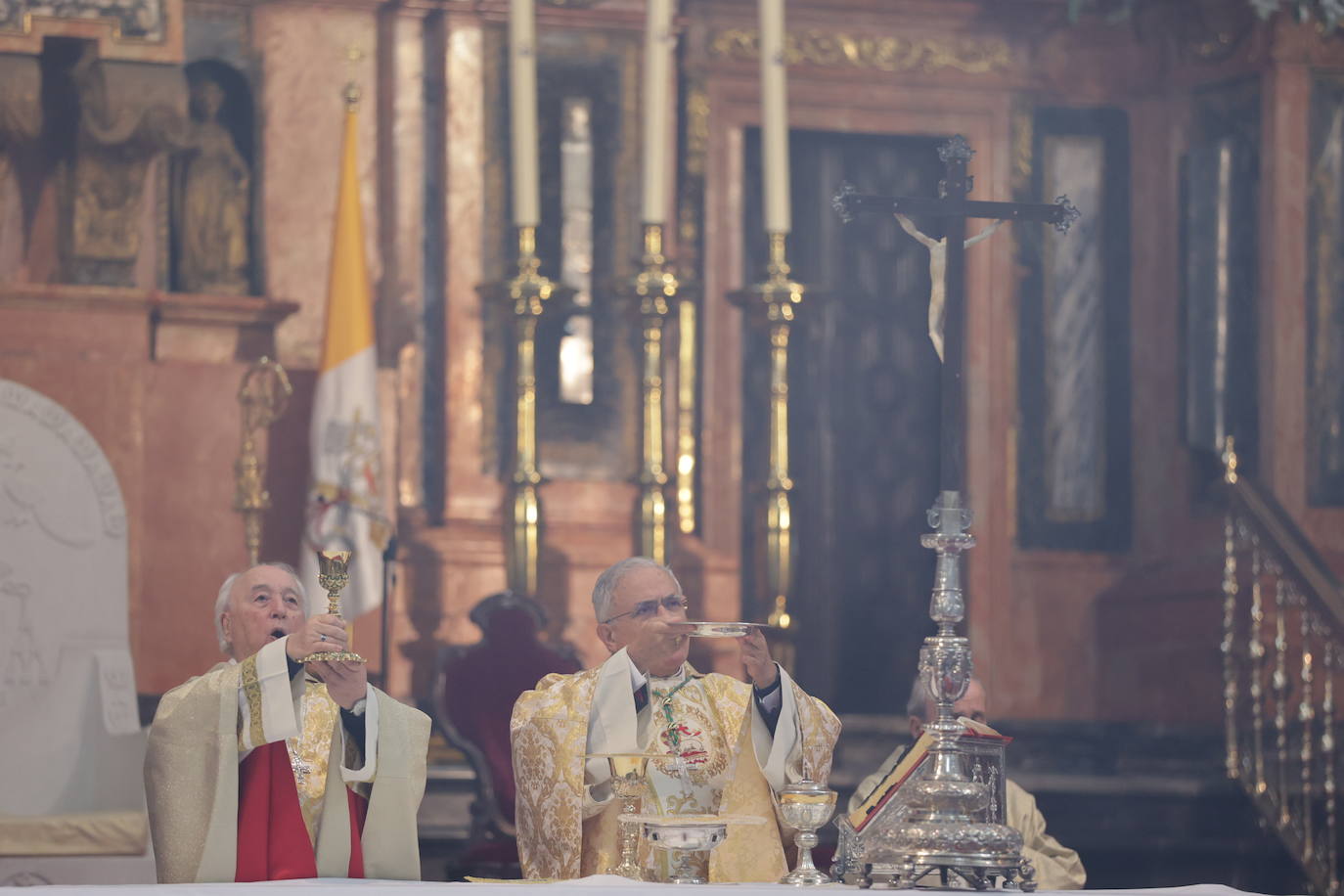 En imágenes, la misa de la solemnidad de Santa María en la Catedral de Córdoba