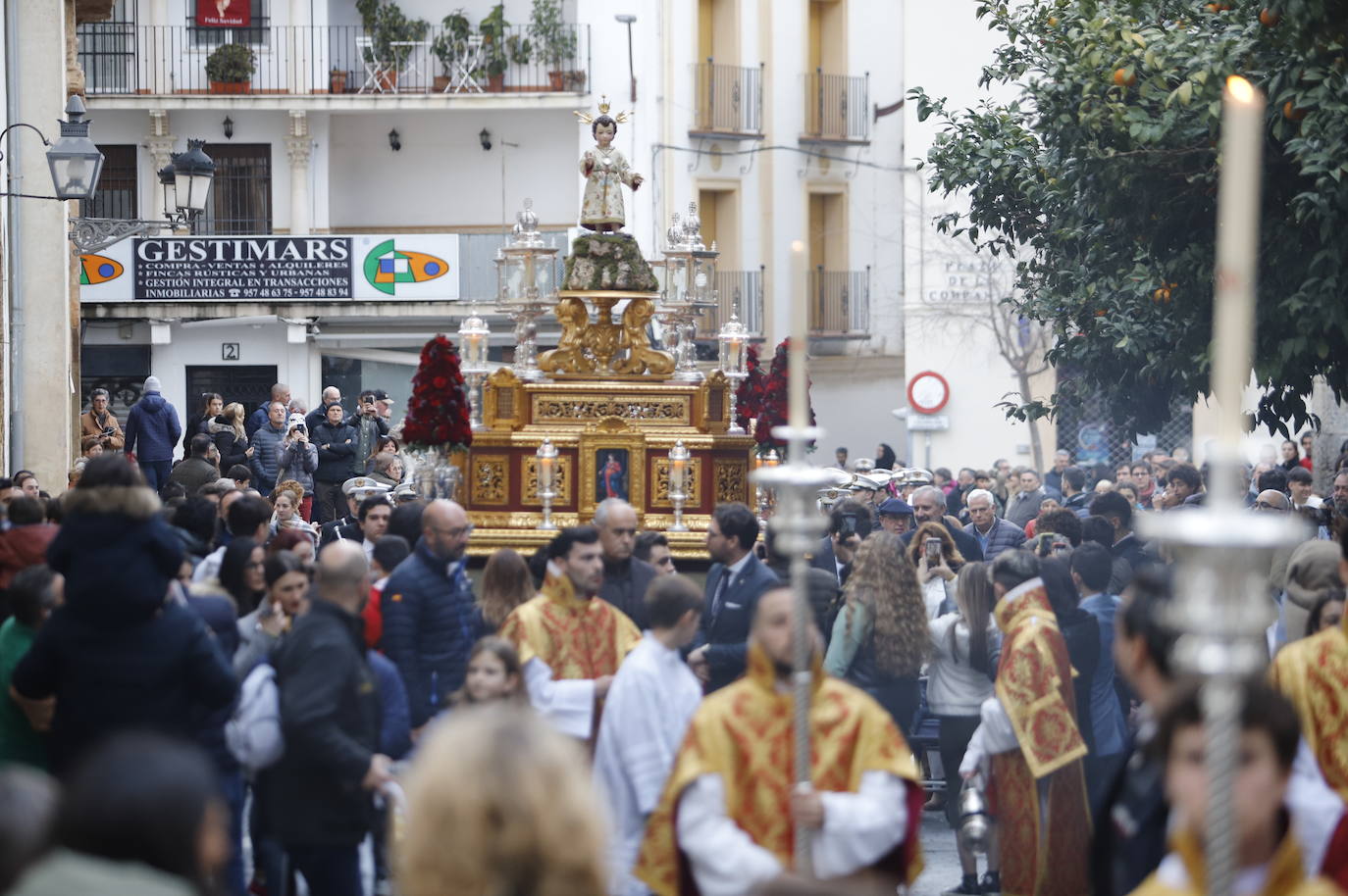 La procesión del Niño Jesús de la Compañía de Córdoba, en imágenes