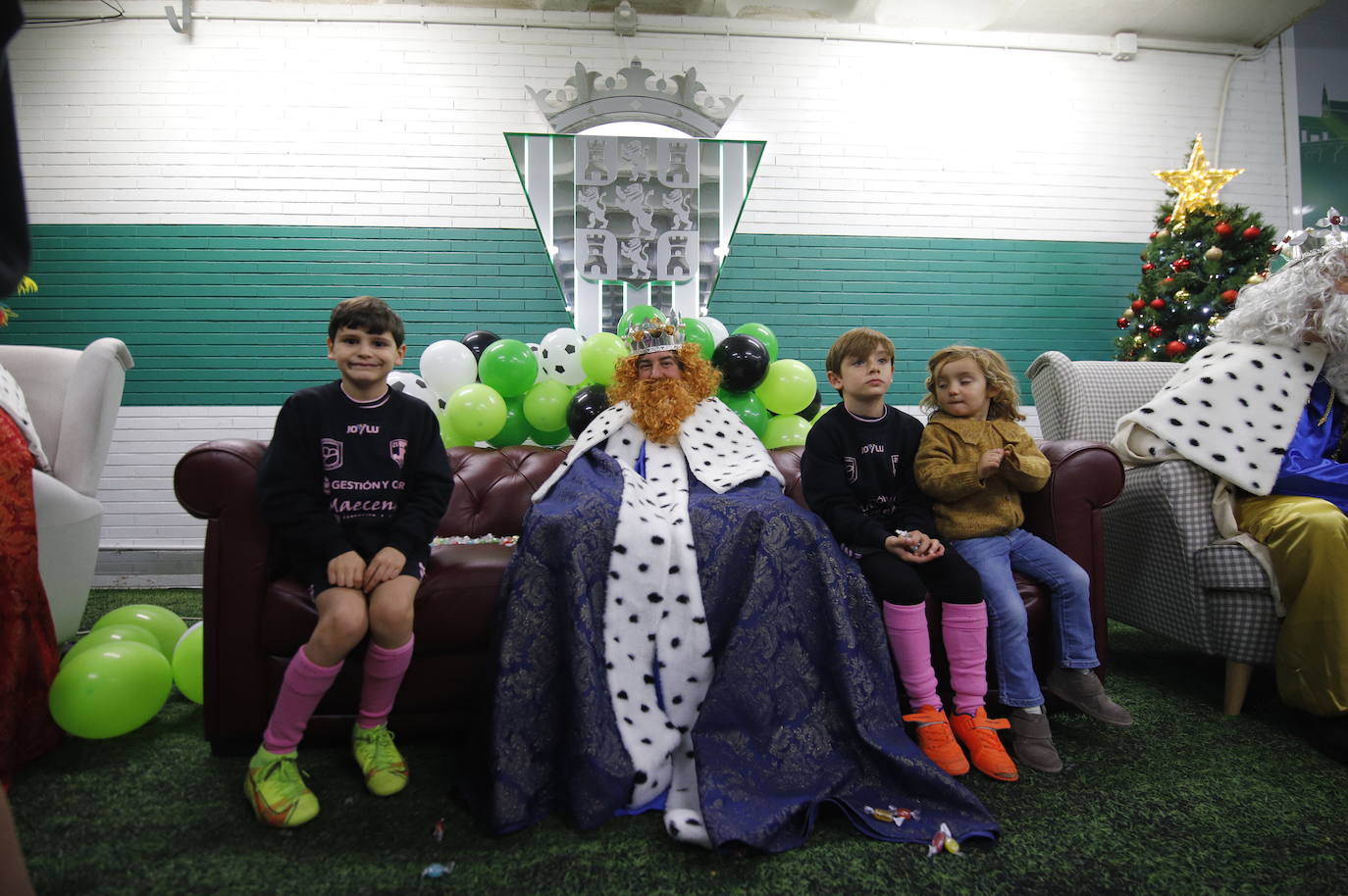 Las impresionantes colas para ver a los Reyes Magos en El Arcángel, en imágenes