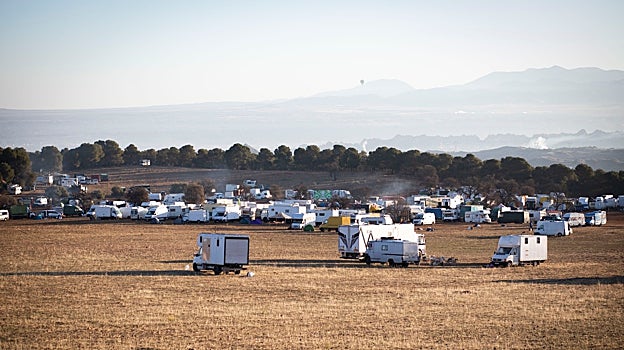 Campamento junto al lugar de celebración