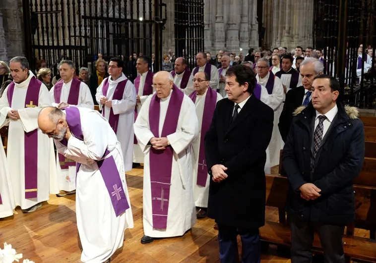 La Catedral de Salamanca reza por el «eterno descanso» del Papa Benedicto XVI
